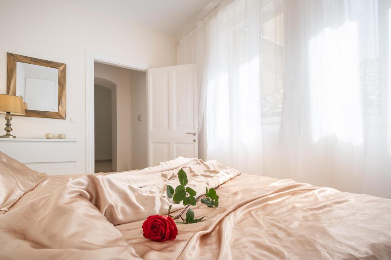 Nadiona Suites Red & Cream Corfu  Esterno foto