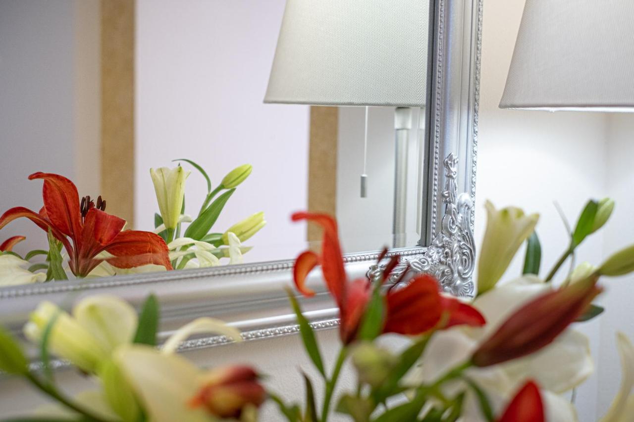 Nadiona Suites Red & Cream Corfu  Esterno foto