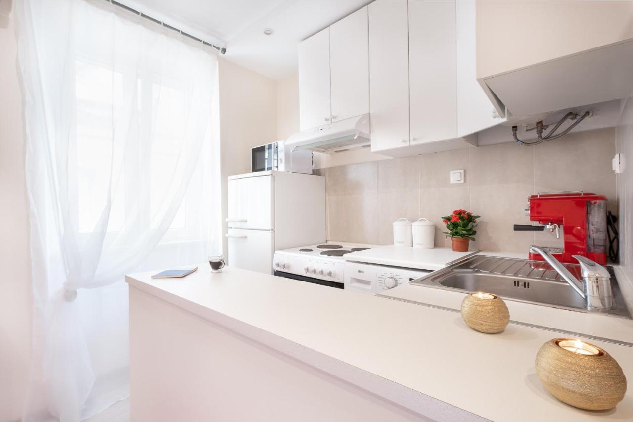 Nadiona Suites Red & Cream Corfu  Esterno foto